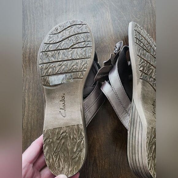 ClarksāBendablesāThongāSandal - Picture 4 of 6